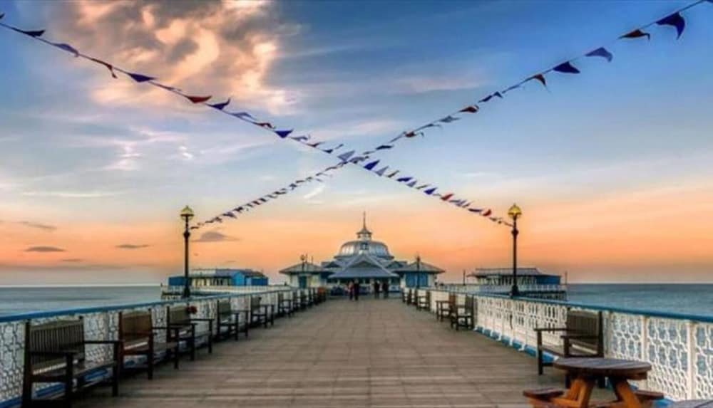 Rhubarb Terrace Cottage on the Coast - Sleeps 1-6!