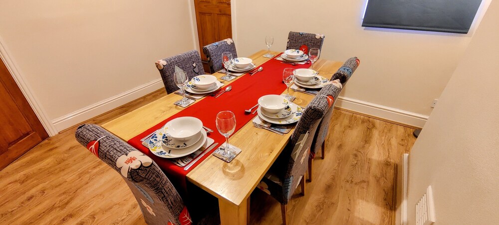 Rhubarb Terrace Cottage on the Coast - Sleeps 1-6!