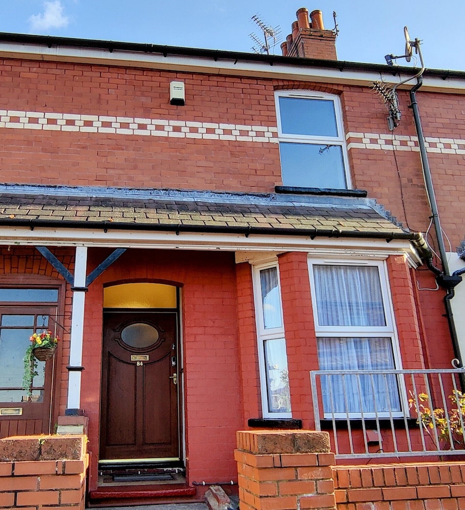 Rhubarb Terrace Cottage on the Coast - Sleeps 1-6!