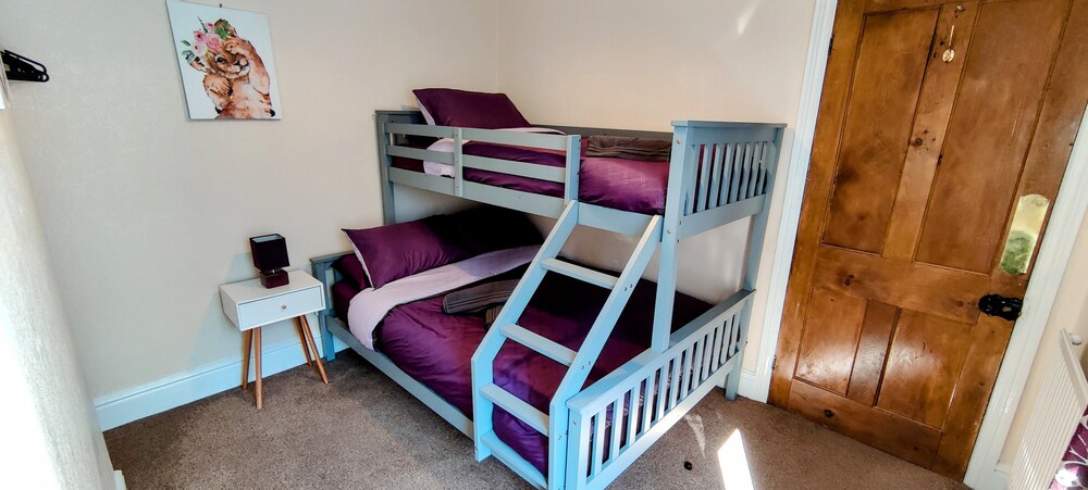 Rhubarb Terrace Cottage on the Coast - Sleeps 1-6!