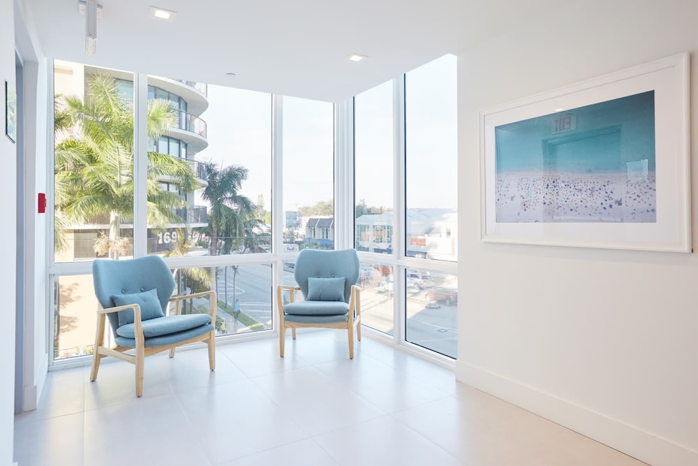 CORAL WAY • PENTHOUSE • GROVE 27