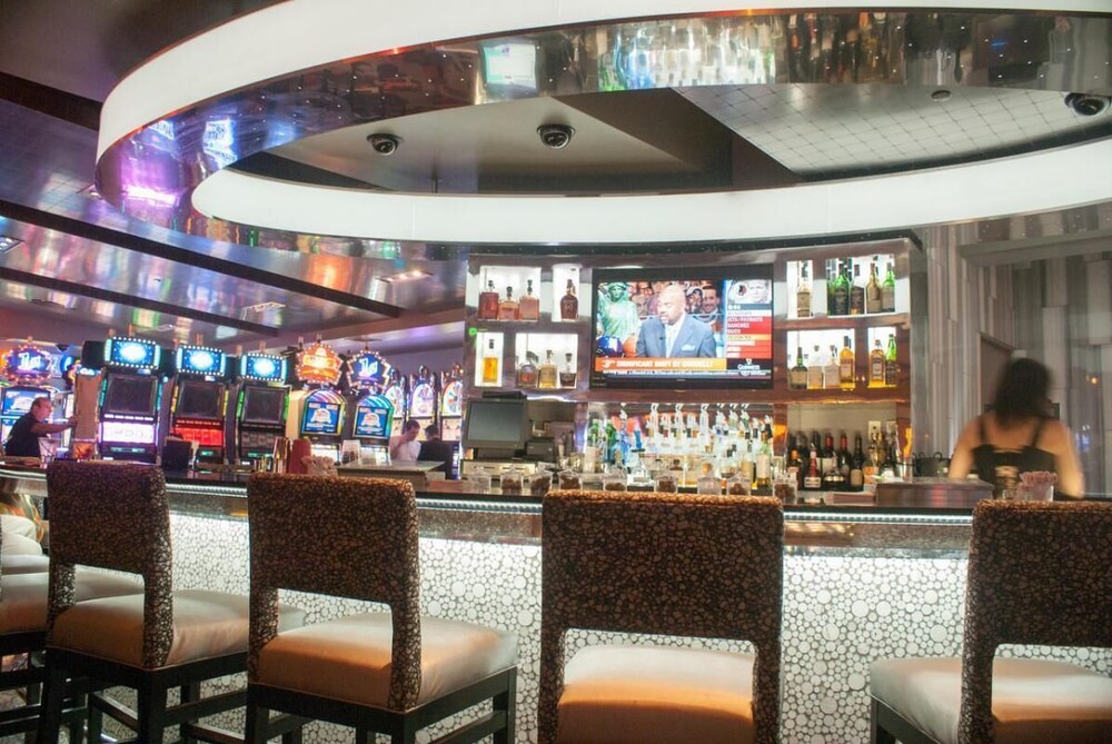 Visit The Sin City For A Bargain! Minutes Away From Iconic Las Vegas Landmarks!