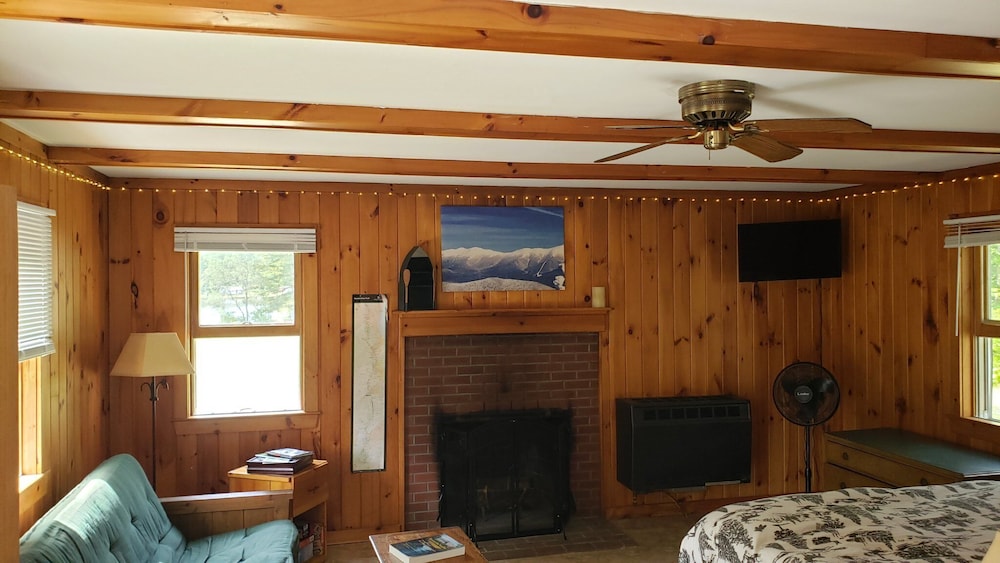 Lakeview Cottages on Mirror Lake Cottage 3, Whitefield, NH