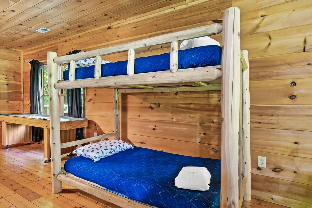 Room, ⭐️NEW Listing! 3 Story Tree Top Cabin with Hot Tub and Game Room!⭐️