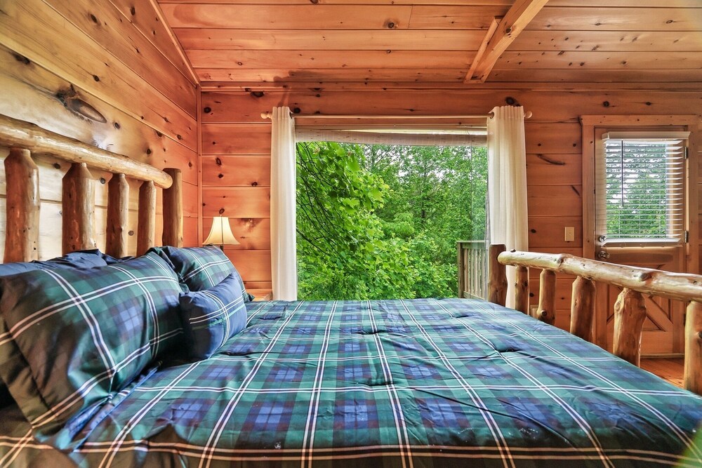 Room, ⭐️NEW Listing! 3 Story Tree Top Cabin with Hot Tub and Game Room!⭐️