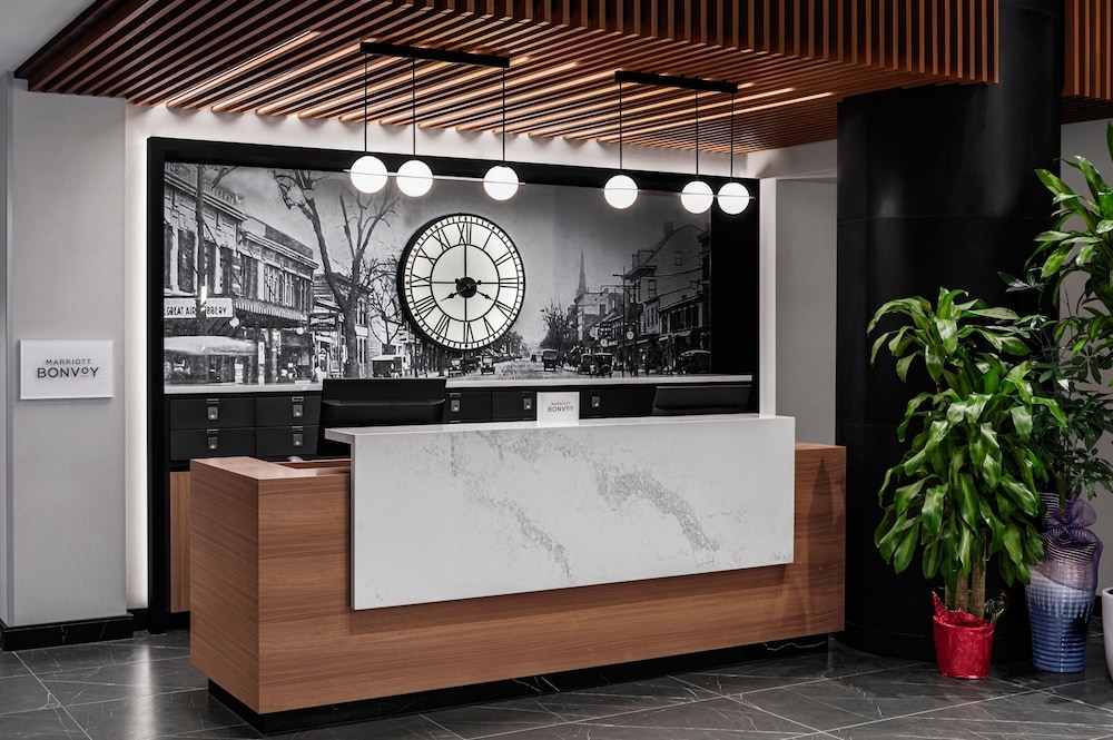 Room Deals for Four Points by Sheraton Flushing, New York starting at