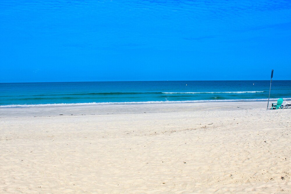 Sunset Beach Treasure Island 3/2 Wi-Fi Parking AB