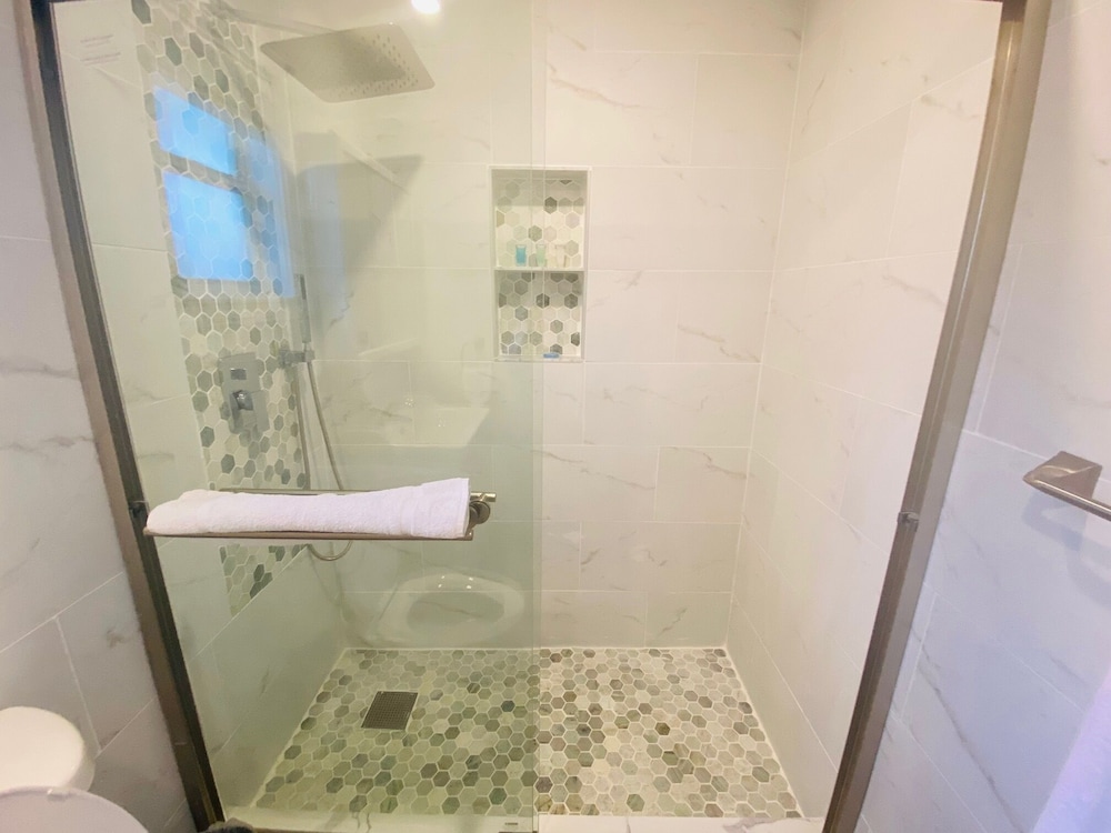 Sunset Beach Treasure Island 3/2 Wi-Fi Parking AB