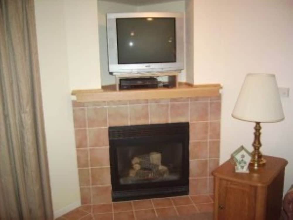 Week at Sunrise Cove, Village West, at beautiful Lake Okoboji, in NW