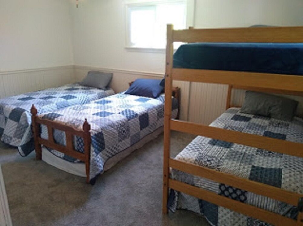 Chautauqua Lake House with large deck 4 bedroom & 4 bathrooms Town of Chautauqua Vrbo