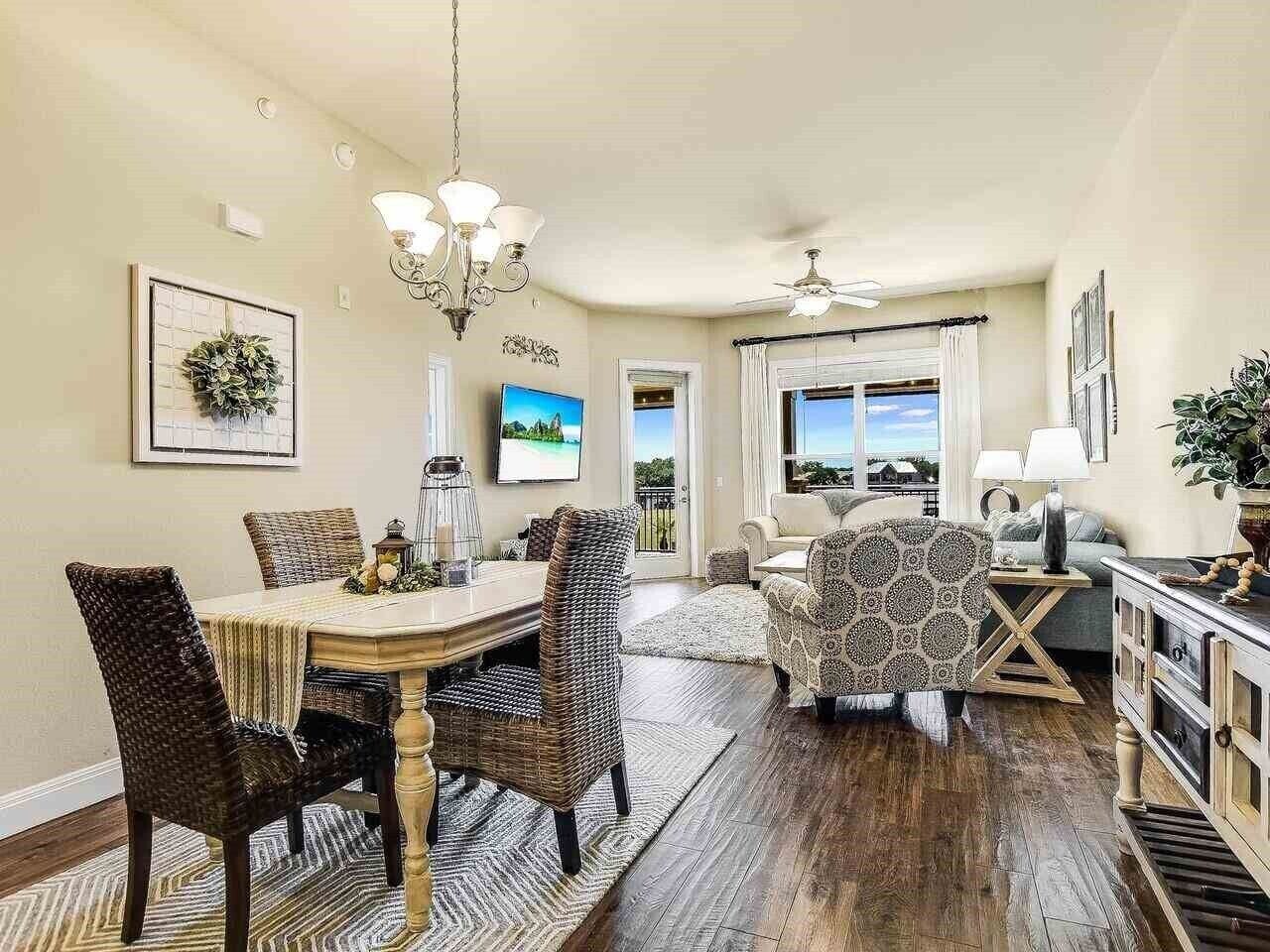 Bayside Bungalow!  A beautiful Condo in Horseshoe Bay in Marble Falls, United States