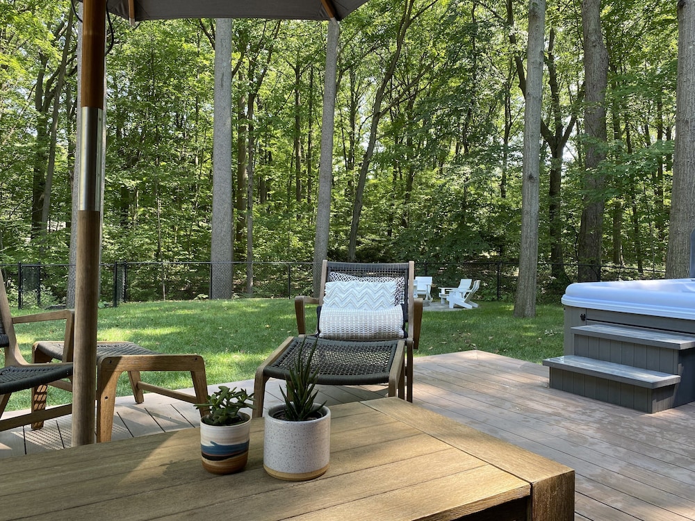 Loma House-heated pool, hot tub, sauna, walk to Warren Dunes!