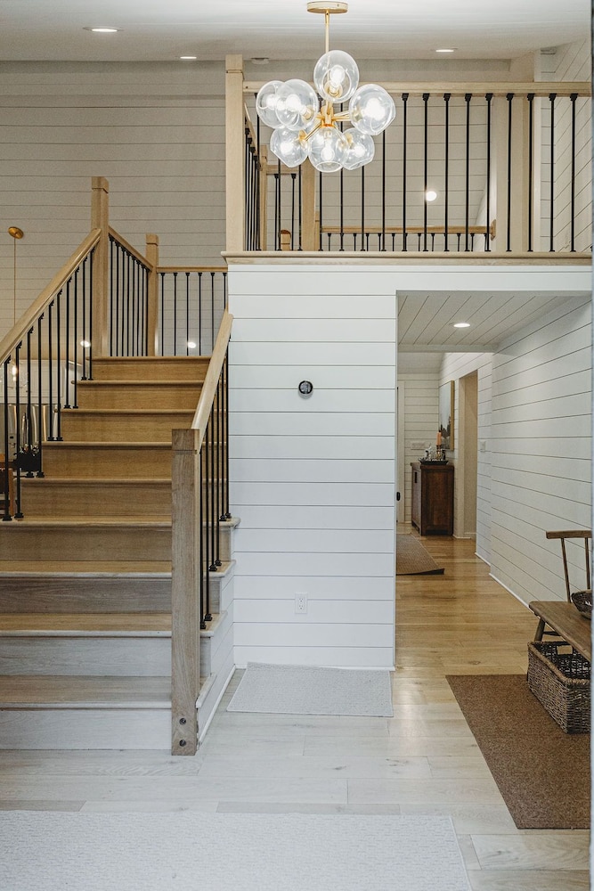 Loma House-heated pool, hot tub, sauna, walk to Warren Dunes!