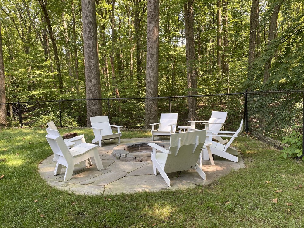 Loma House-heated pool, hot tub, sauna, walk to Warren Dunes!