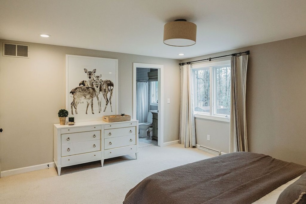 Loma House-heated pool, hot tub, sauna, walk to Warren Dunes!