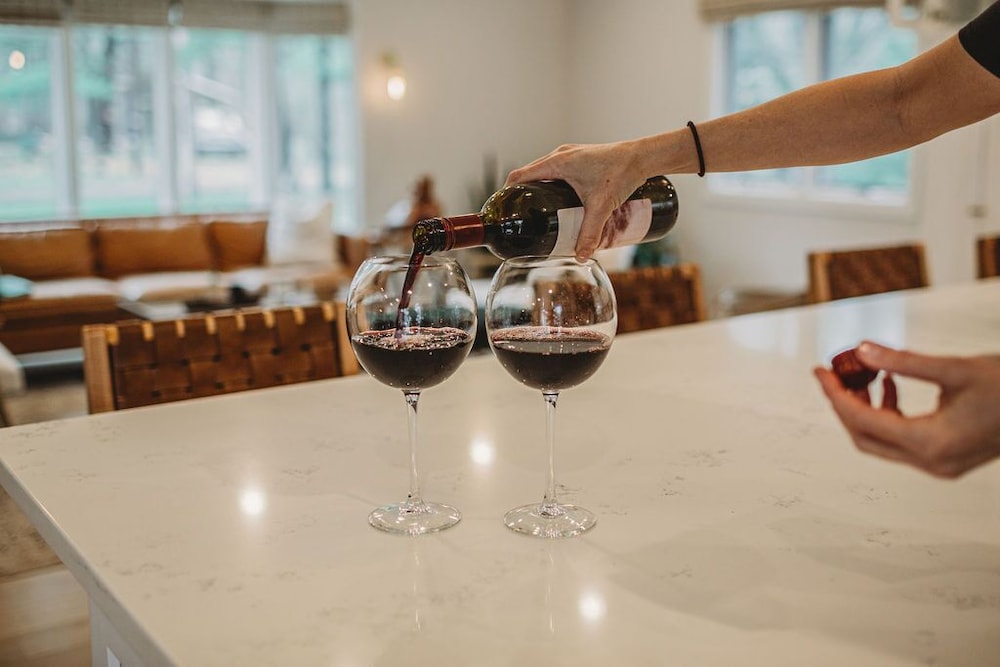 Loma House-heated pool, hot tub, sauna, walk to Warren Dunes!