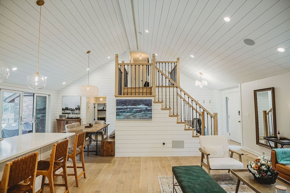 Loma House-heated pool, hot tub, sauna, walk to Warren Dunes!