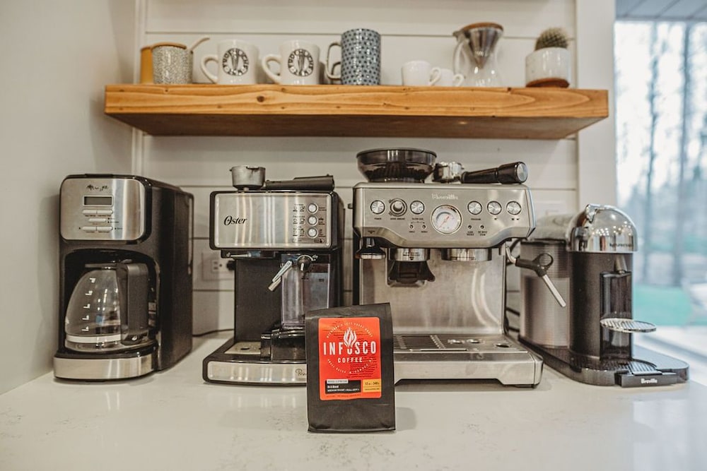 Loma House-heated pool, hot tub, sauna, walk to Warren Dunes!