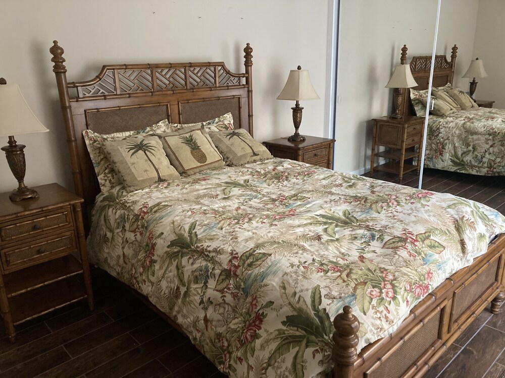 Private Monterey Country Club Villa Luxury Condo with Heated Pool