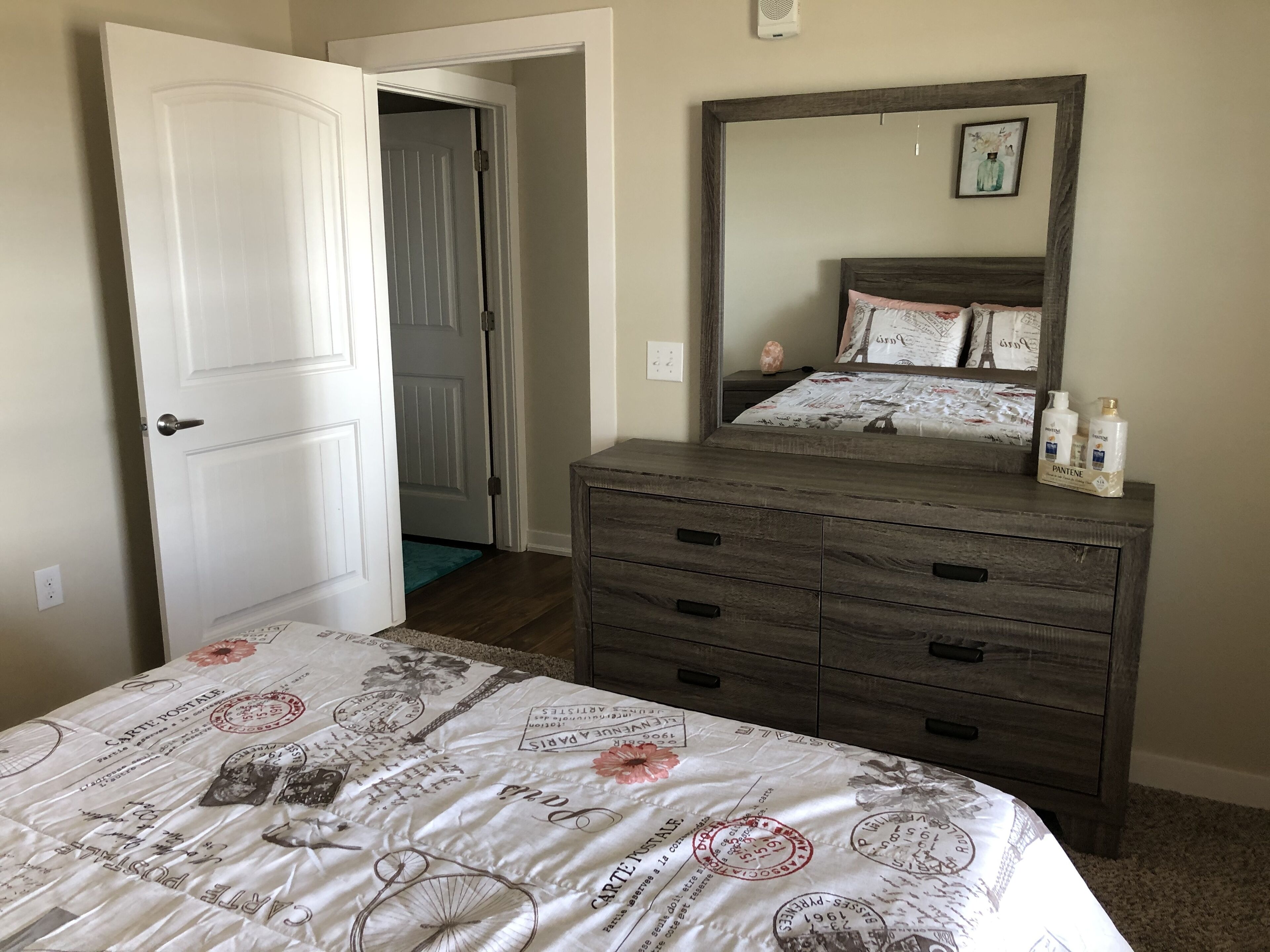 Home sweet Home - Private bedroom inside of an apartment. in Killeen, United States