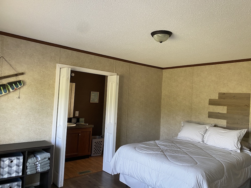 Private Stay in Grand Rivers, Minutes From Kentucky Lake and I24/I69