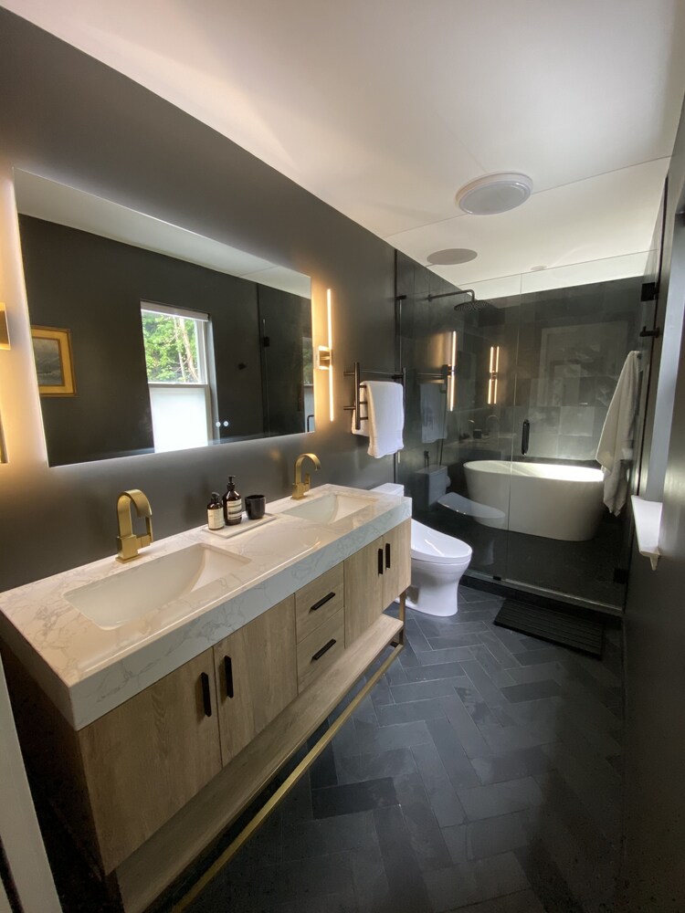 Modern Luxury at Lake Burton *NEW*