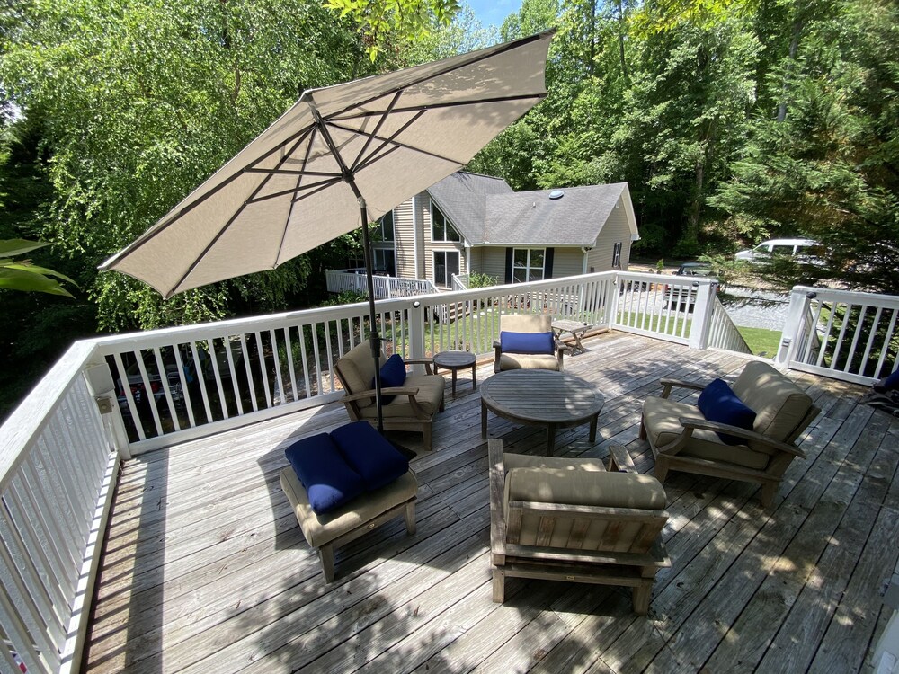 Modern Luxury at Lake Burton *NEW*