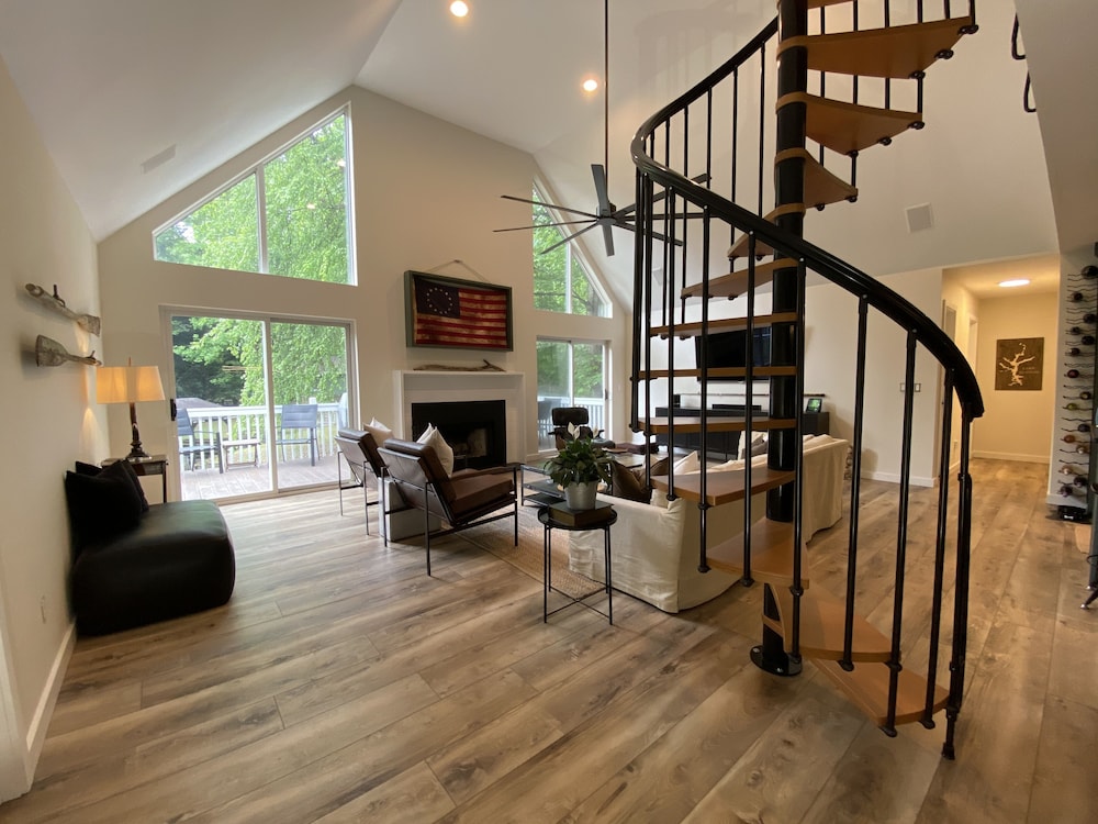 Modern Luxury at Lake Burton *NEW*