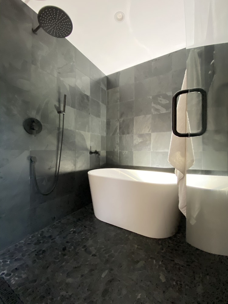 Modern Luxury at Lake Burton *NEW*