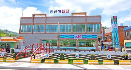 Namhae Sangju Cheonsanhae Pension