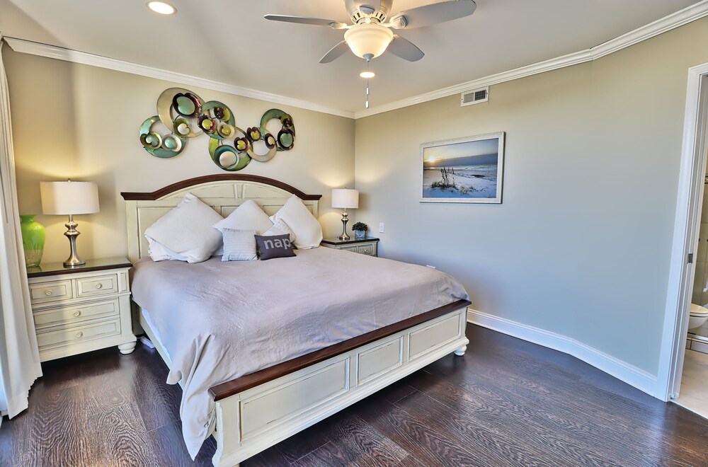 Fourth Floor Condo Across from Beach Access, Balcony, Pool, Grill Area