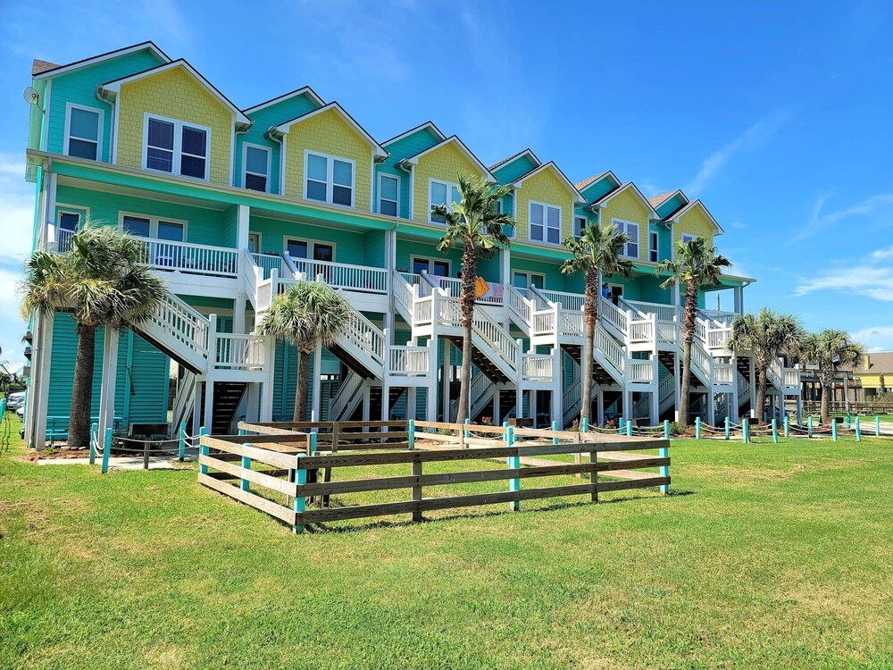 Salty Suites, beachfront, dog-friendly, opt golf cart