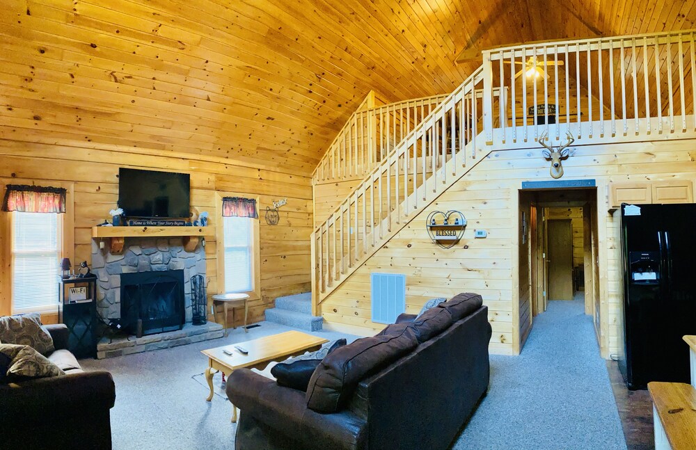 Cozy Bear Cabin 3/3 near Gatlinburg & Smoky Mtns