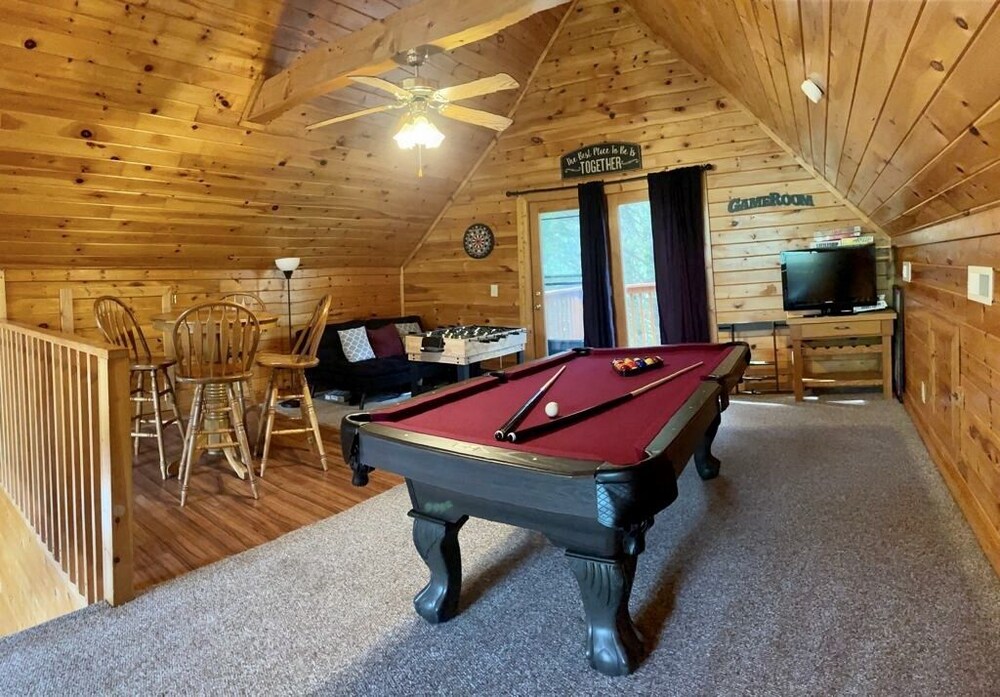 Cozy Bear Cabin 3/3 near Gatlinburg & Smoky Mtns