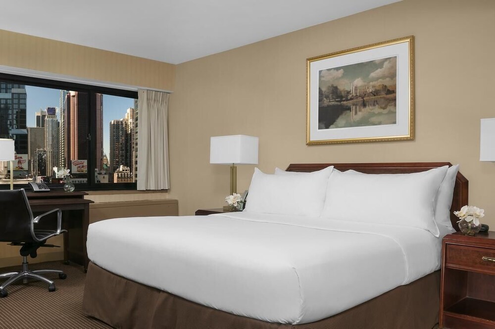 Everything You Need for Your NYC trip, Leisure or Business, King Unit, Parking!