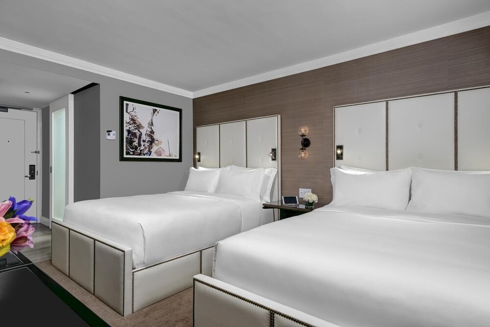 Stay Minutes Away From Iconic NYC Landmarks! 2 Queen Units for 8, Parking