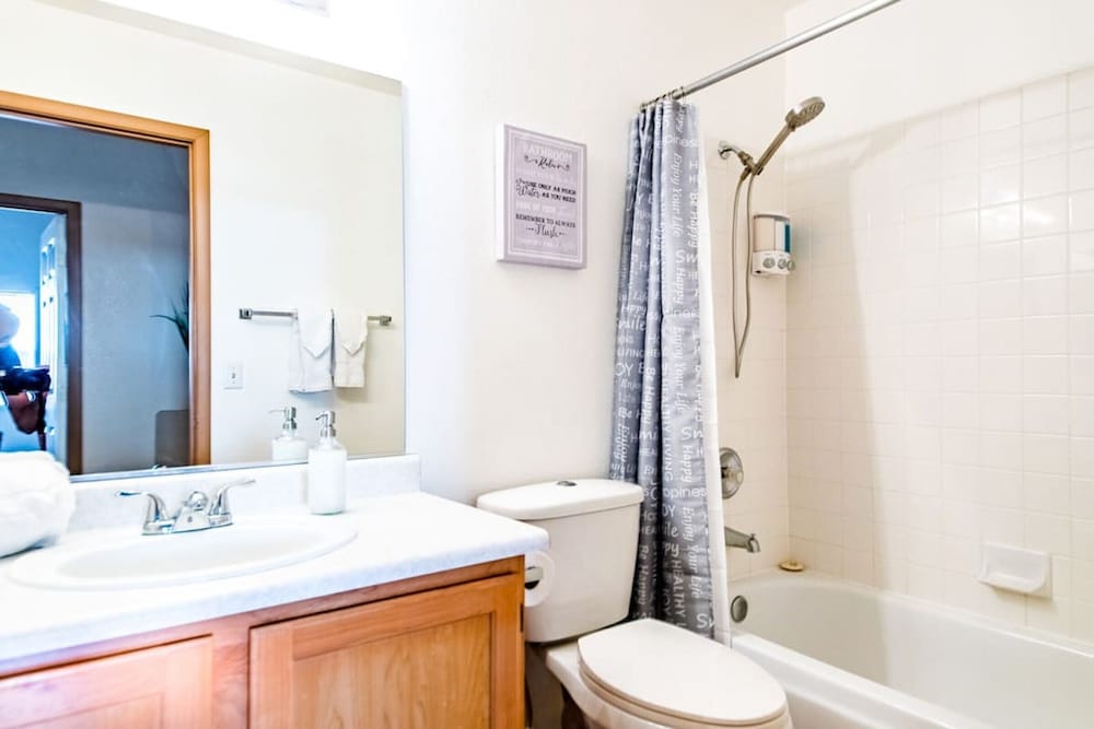 Drake · The great get away, comfortable, clean and quiet.