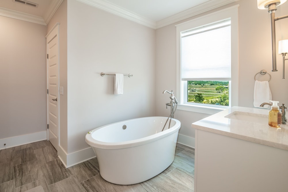 396 Myrtle Ave 6BR 6.5 BATH Pawleys Island New to rental program!  Oceanfront