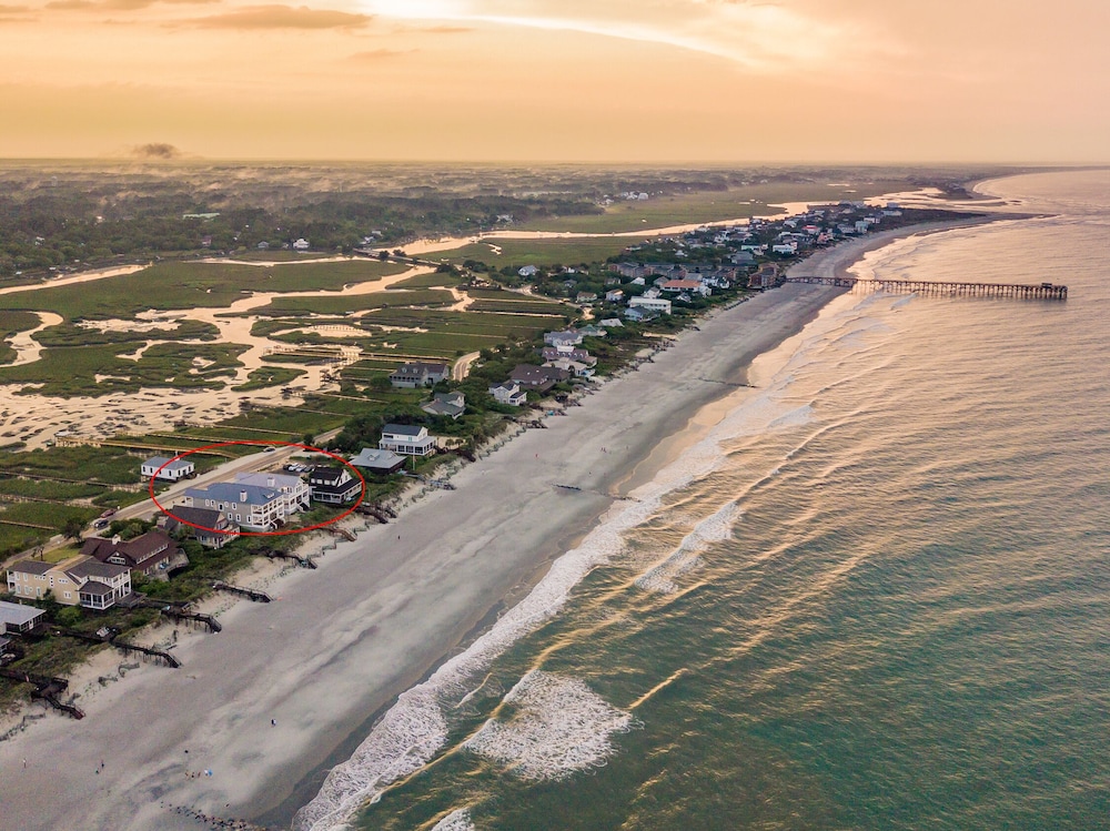396 Myrtle Ave 6BR 6.5 BATH Pawleys Island New to rental program!  Oceanfront