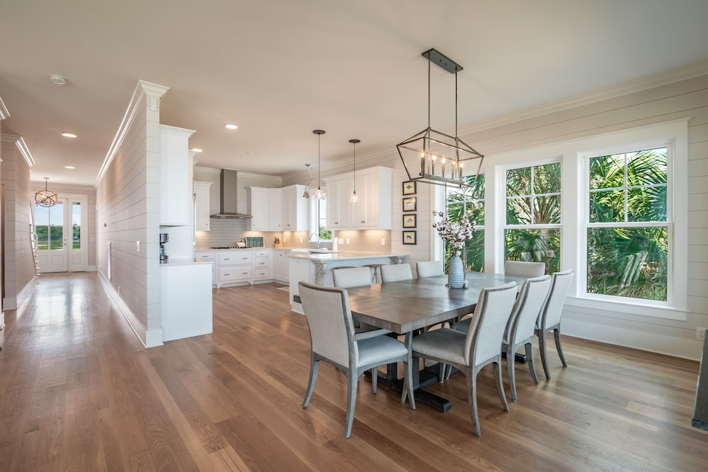 396 Myrtle Ave 6BR 6.5 BATH Pawleys Island New to rental program!  Oceanfront