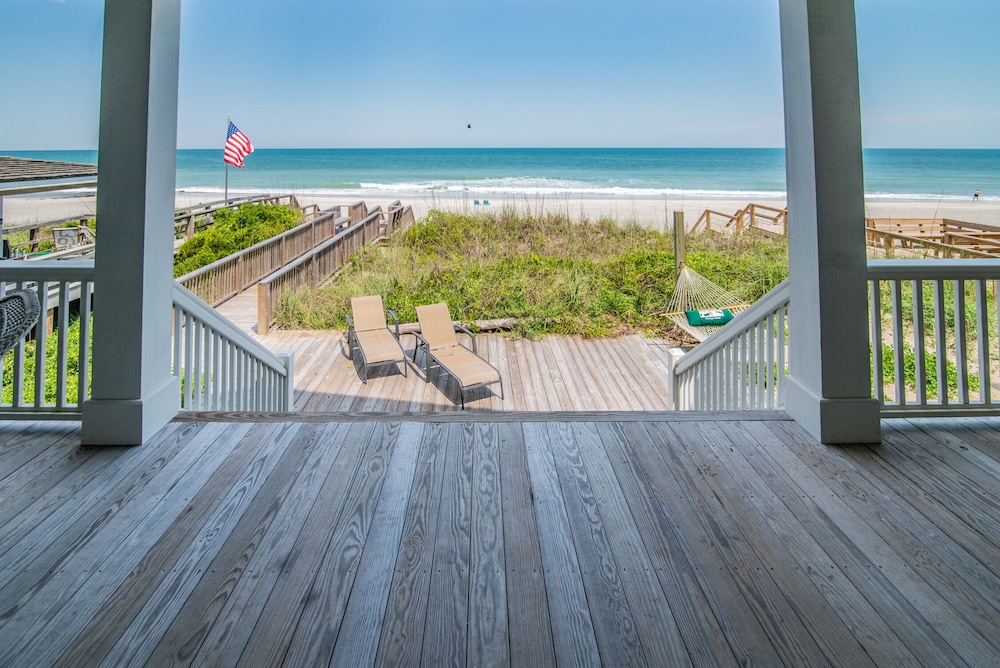 396 Myrtle Ave 6BR 6.5 BATH Pawleys Island New to rental program!  Oceanfront