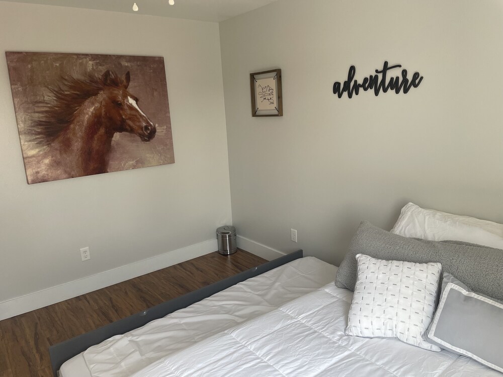 Bozeman Basecamp Full House Backyard Hot Tub Deals & Reviews