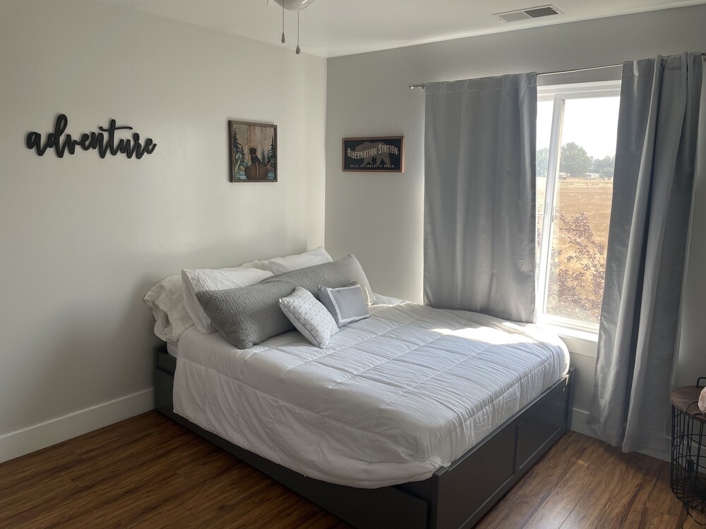 Bozeman Basecamp Full House Backyard Hot Tub Deals & Reviews