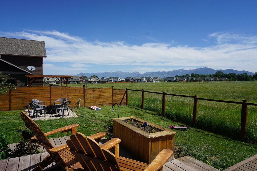 Bozeman Basecamp Full House Backyard Hot Tub Deals & Reviews