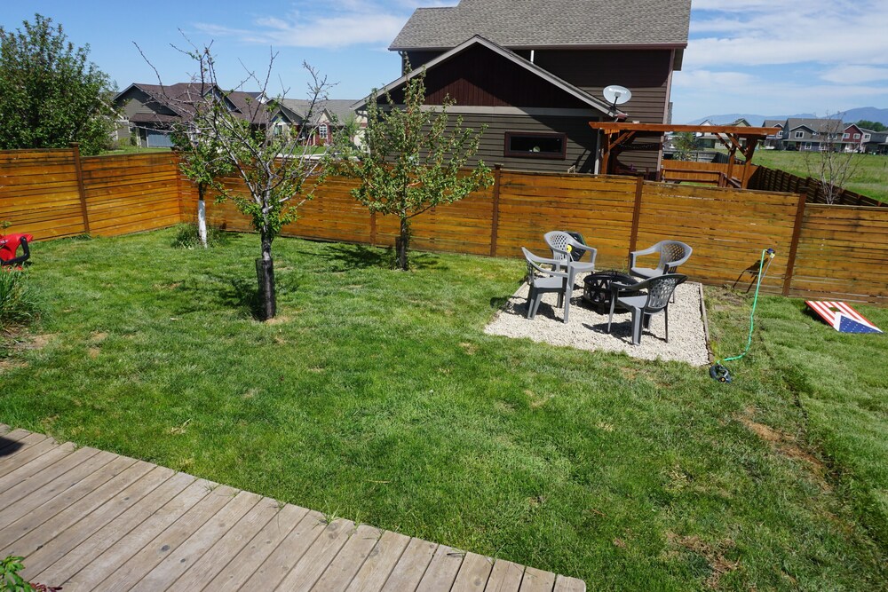 Bozeman Basecamp Full House Backyard Hot Tub Deals & Reviews