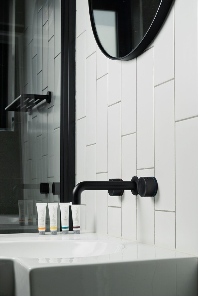 Modern East Melbourne Deals & Reviews (Melbourne, AUS