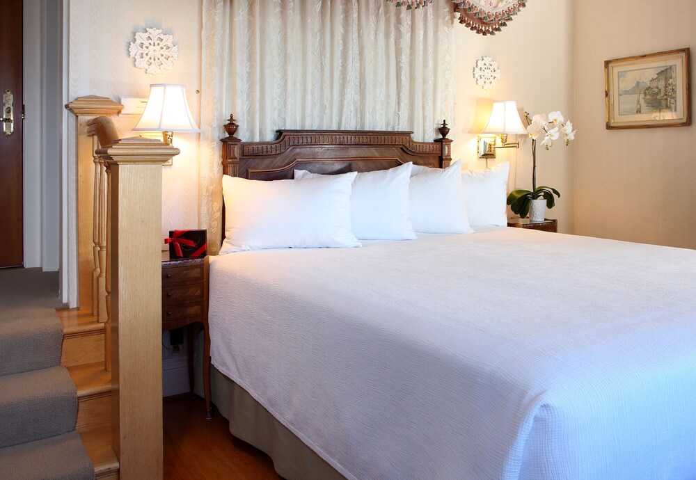 Seven Gables Inn on Monterey Bay, A Kirkwood Collection Property in