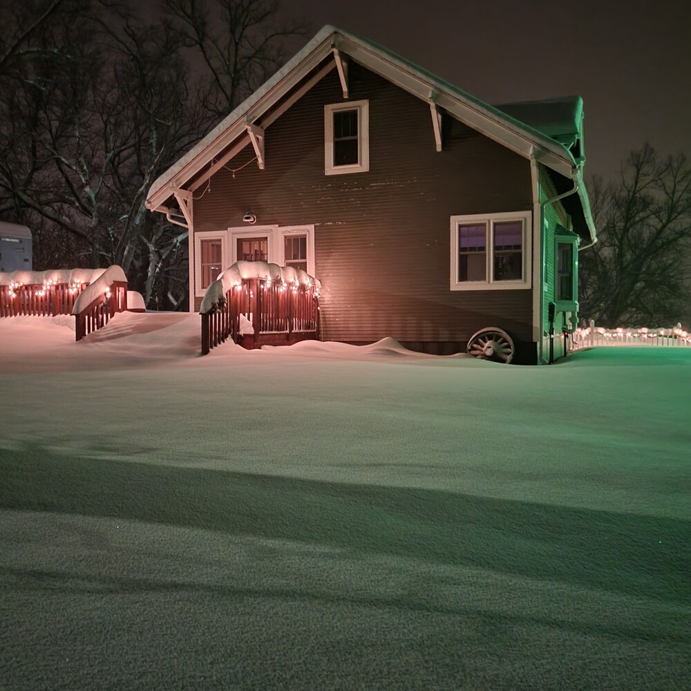 Charming Fort Ransom Getaway AU199 Deals & Reviews (Fort Ransom, USA