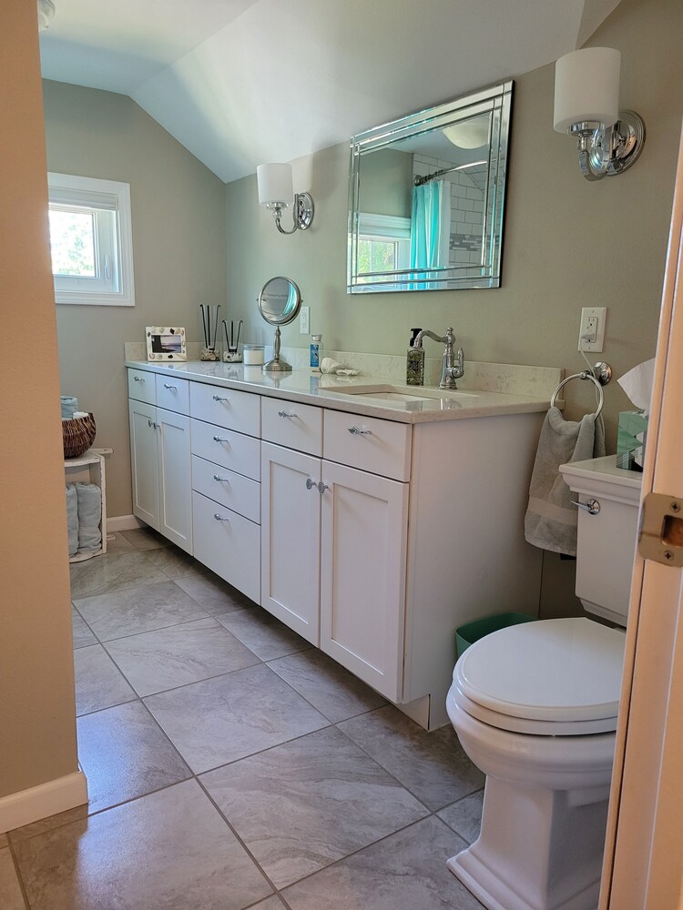 Charming Fort Ransom Getaway AU199 Deals & Reviews (Fort Ransom, USA