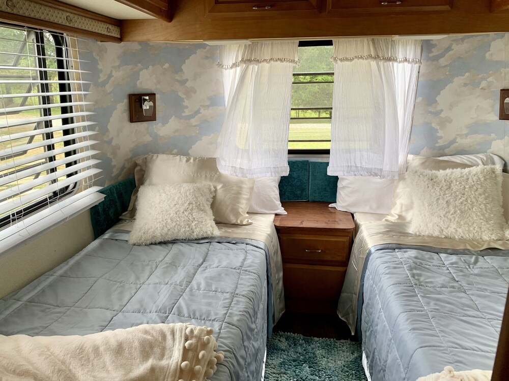 Sweet Vintage Camper in a Fun Farm Setting Catoosa County Vrbo